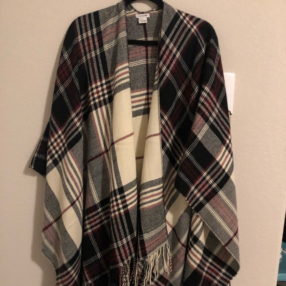 Free size plaid poncho